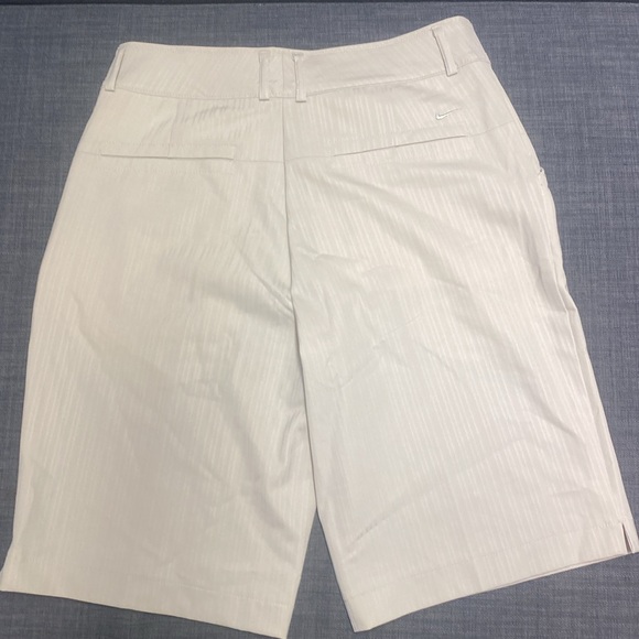 Golf shorts - Picture 2 of 3
